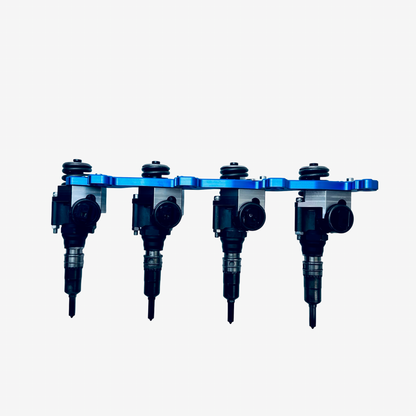 Original 07eins 16V PDE-Brücke für passende 2.0 TDI 16V mit Bosch-PDEs. Stabilisiert PDEs, reduziert Kippbewegung, Einlaufspuren und Diesel im Öl.