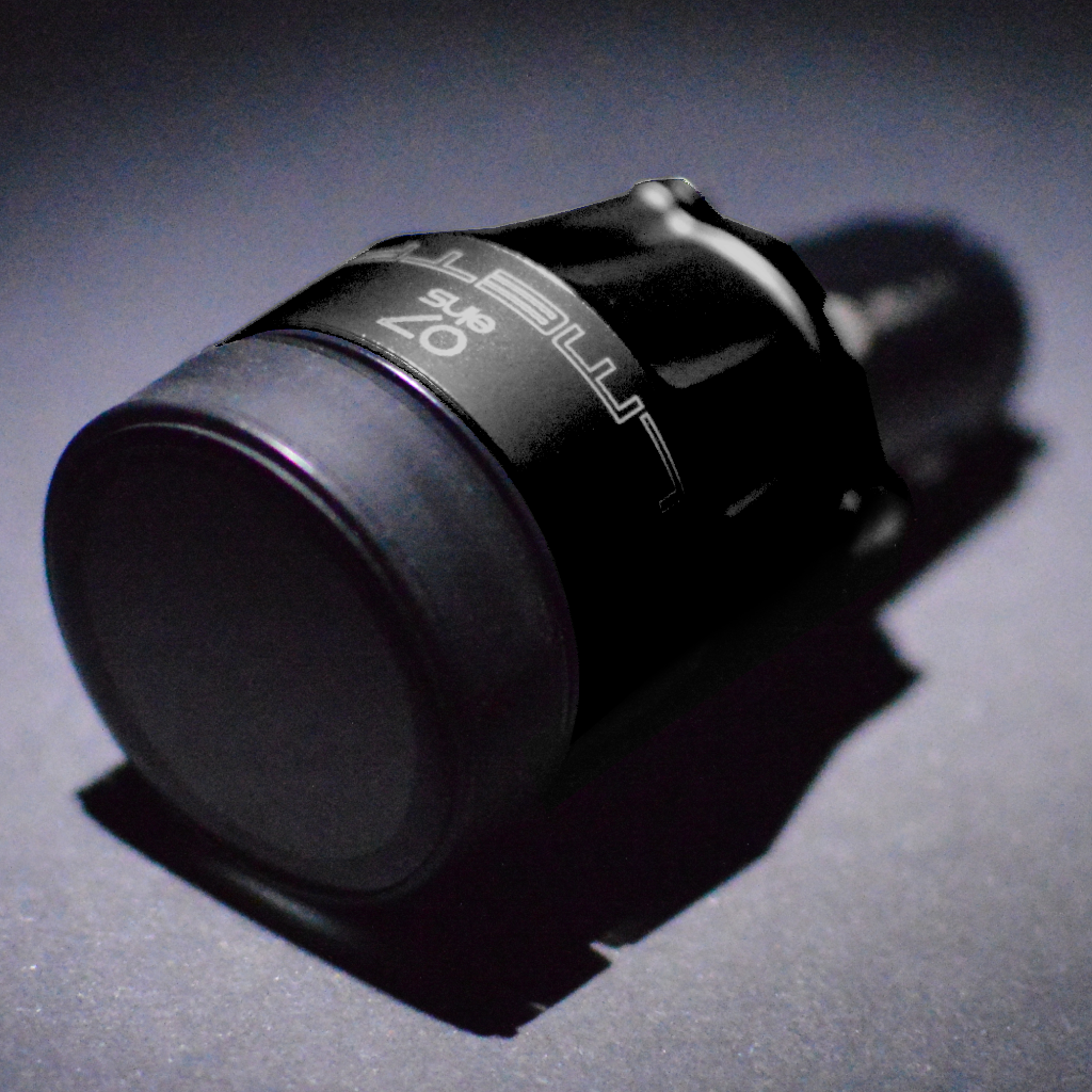 OILMETRIC Support de prise de courant de bord en noir carbone. OILMETRIC est un système intelligent de surveillance de l'huile
avec capteur de température de la jauge d'huile et indicateur universel de température d'huile sans fil avec écran tactile.