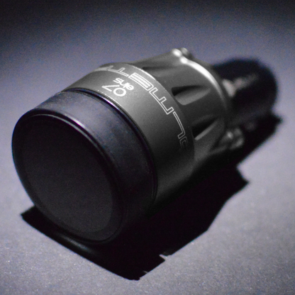 OILMETRIC Support de prise de courant de bord en argent titane. OILMETRIC est un système intelligent de surveillance de l'huile
avec capteur de température de la jauge d'huile et indicateur universel de température d'huile sans fil avec écran tactile.