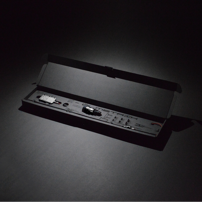 OILMETRIC Moniteur d'huile D2 pour prise de bord en noir carbone dans un emballage noble ouvert