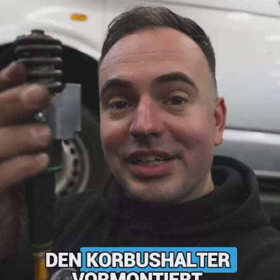 PDE-Korpushalter: Eine bekannte und weit verbreitete Schwachstelle bei bestimmten VW TDI-Motoren ist das Phänomen der "schräg einlaufenden PDEs". Dies beschreibt eine Situation, in der die PDE-Elemente im Laufe der Zeit nicht mehr exakt senkrecht in ihren vorgesehenen Sitzen im Zylinderkopf verbleiben. Stattdessen können sie sich leicht verkanten oder eine geringfügige Bewegung ausführen, die über die Betriebszeit hinweg zu mechanischem Verschleiß führt
DIE LÖSUNG des PDE-Problems:
ORIGINAL PDE-Korpushalter